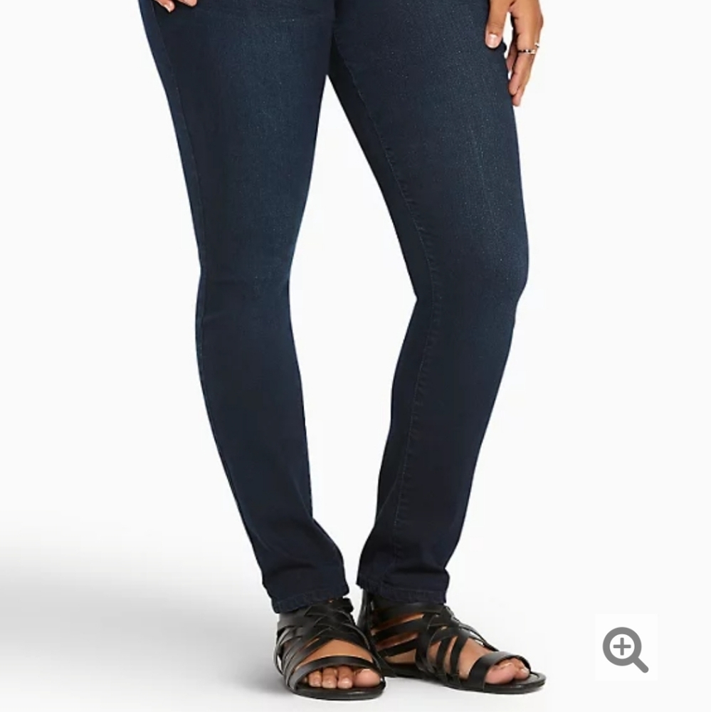 Torrid Skinny Jeans Dark Wash Mid Rise Plus Size Size 26 Short - Picture 2 of 13